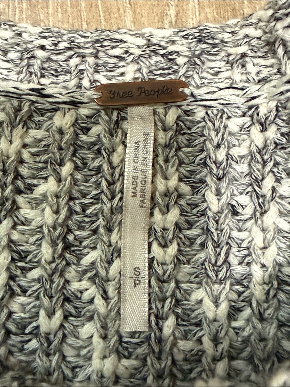 Free People Cropped Knit Sweater Marled Gray Ivory Size Small - Picture 12 of 13
